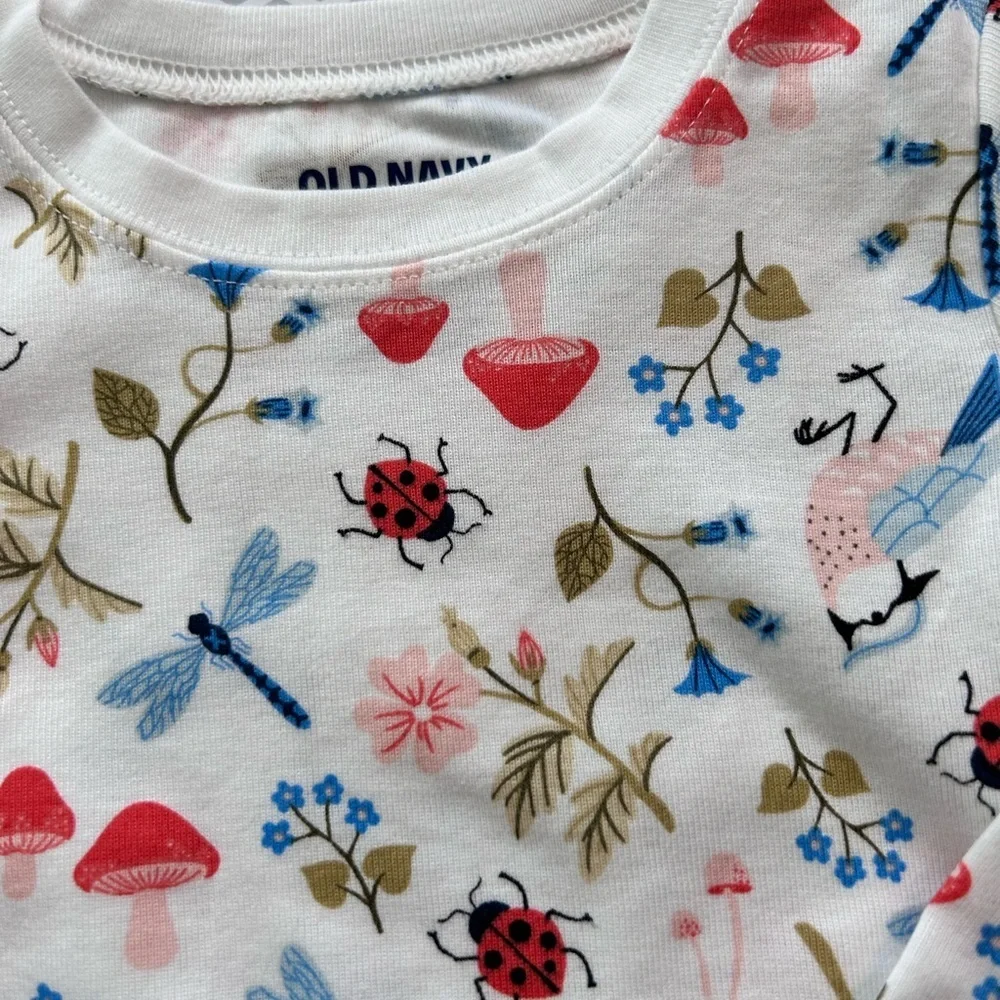NWT Old Navy White Kids Two-Piece Pajama Set with Nature Prints          Size 5T